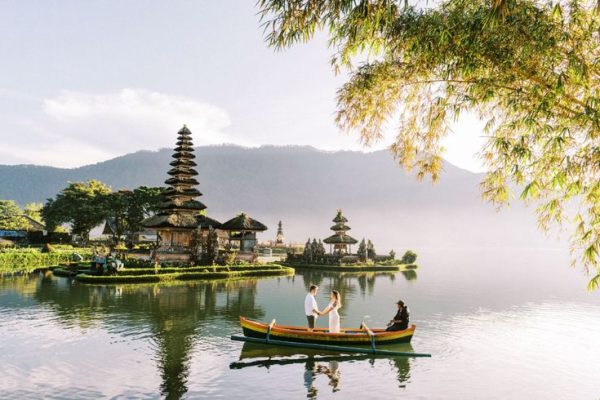 Bali Honeymoon Boat Ride